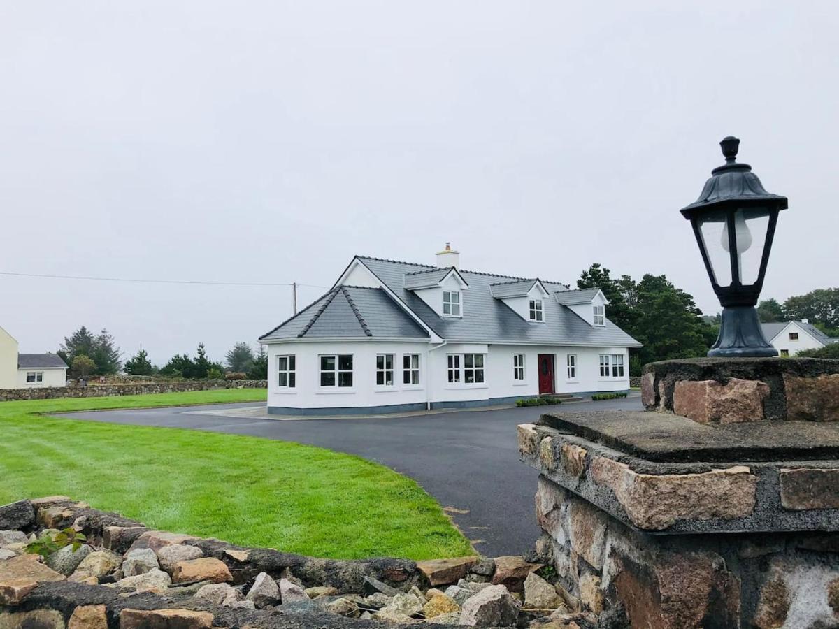 Connemara. 3 Bedroom, 8 Bed, Holiday Home Galway Ngoại thất bức ảnh