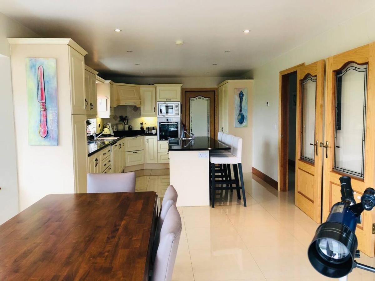 Connemara. 3 Bedroom, 8 Bed, Holiday Home Galway Ngoại thất bức ảnh