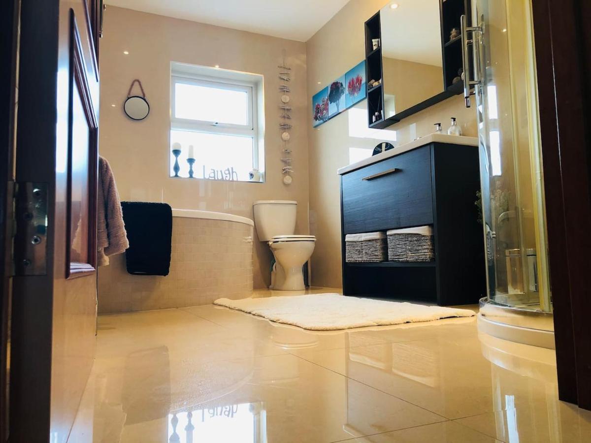 Connemara. 3 Bedroom, 8 Bed, Holiday Home Galway Ngoại thất bức ảnh