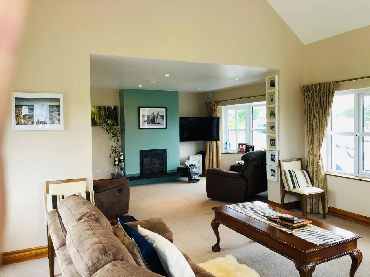 Connemara. 3 Bedroom, 8 Bed, Holiday Home Galway Ngoại thất bức ảnh