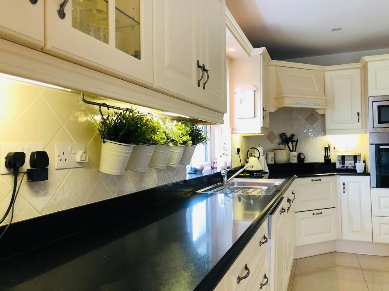 Connemara. 3 Bedroom, 8 Bed, Holiday Home Galway Ngoại thất bức ảnh