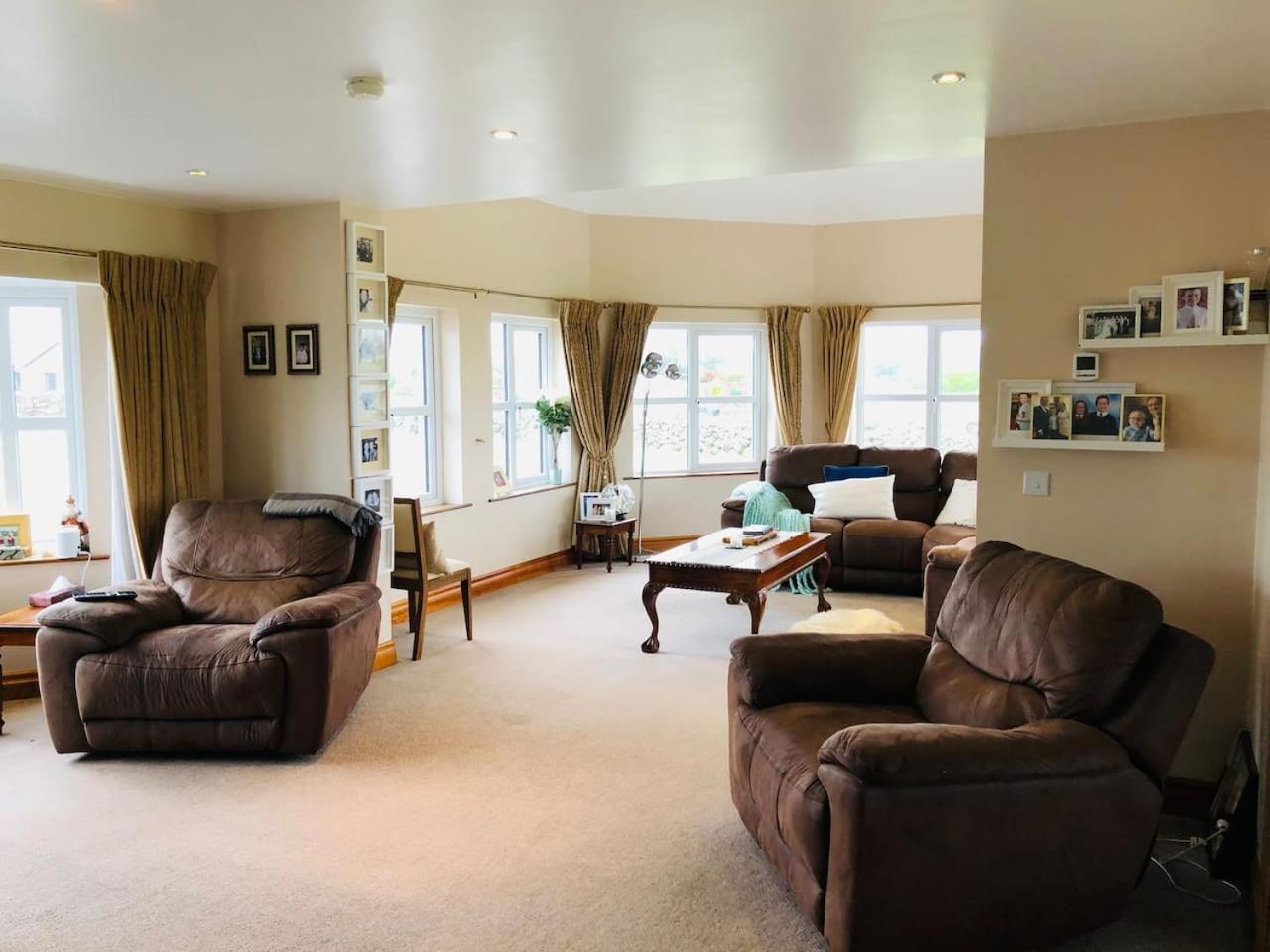 Connemara. 3 Bedroom, 8 Bed, Holiday Home Galway Ngoại thất bức ảnh