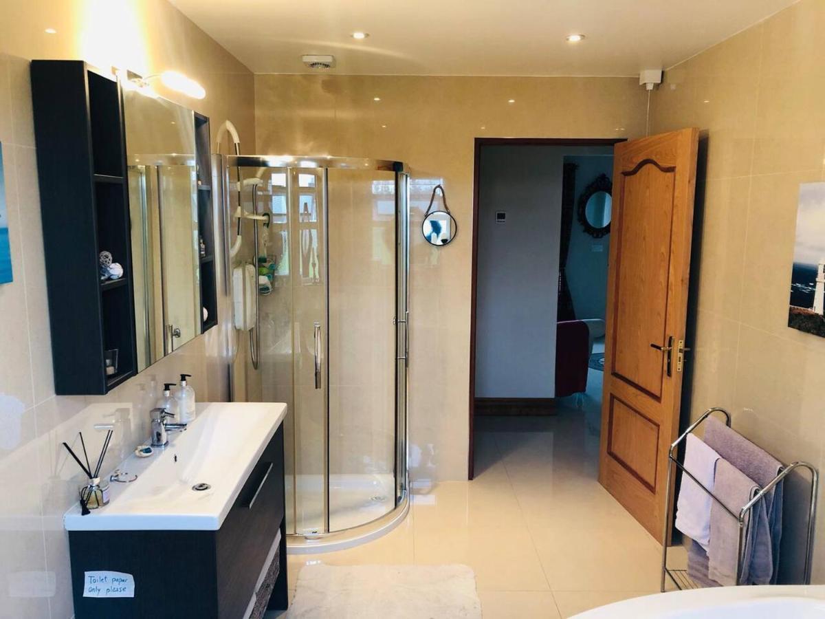 Connemara. 3 Bedroom, 8 Bed, Holiday Home Galway Ngoại thất bức ảnh
